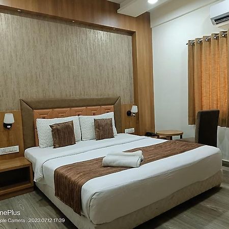Hotel Aerocity Golden Close To New Delhi Airport Nova Deli Exterior foto