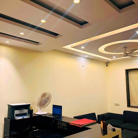 Hotel Aerocity Golden Close To New Delhi Airport Nova Deli Exterior foto