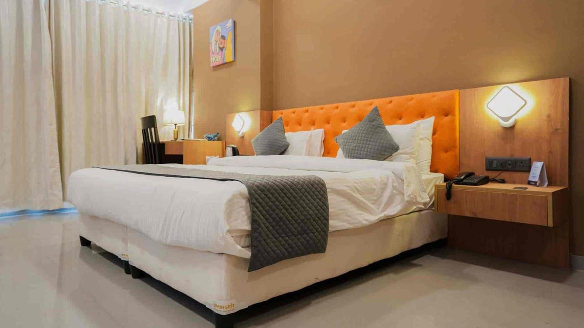 Hotel Aerocity Golden Close To New Delhi Airport Nova Deli Exterior foto