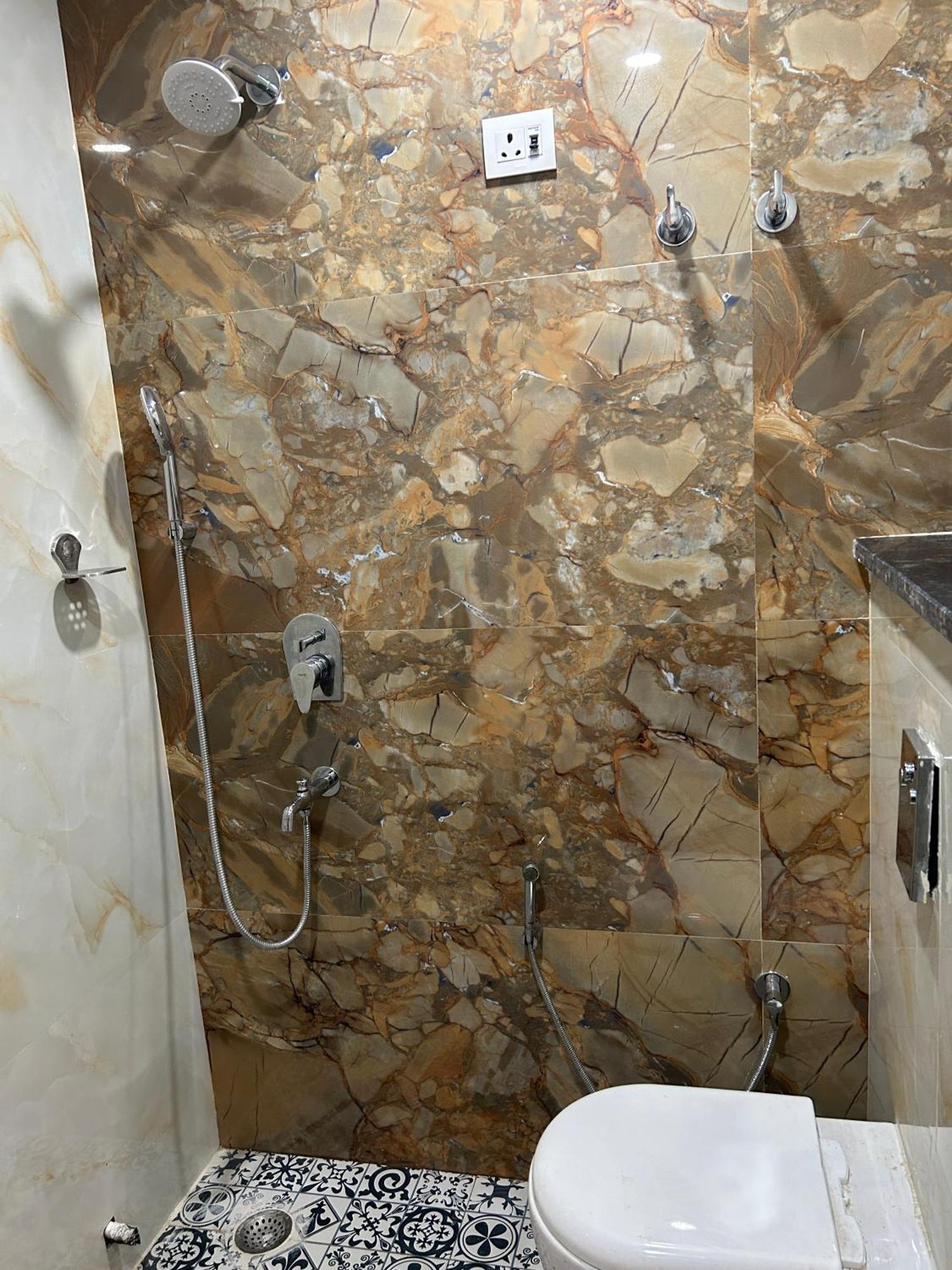 Hotel Aerocity Golden Close To New Delhi Airport Nova Deli Exterior foto