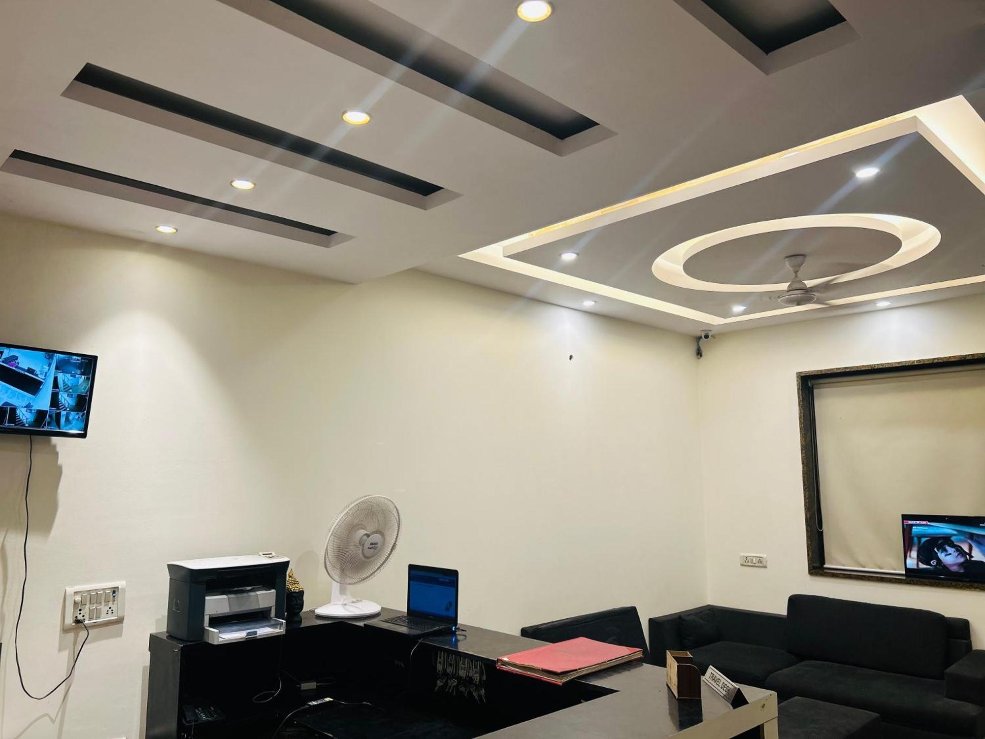 Hotel Aerocity Golden Close To New Delhi Airport Nova Deli Exterior foto
