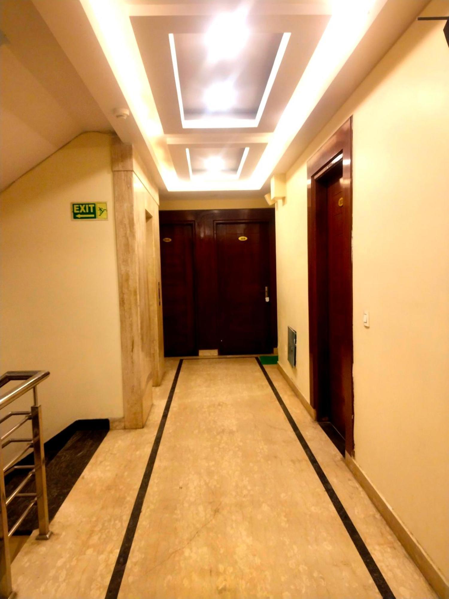 Hotel Aerocity Golden Close To New Delhi Airport Nova Deli Exterior foto