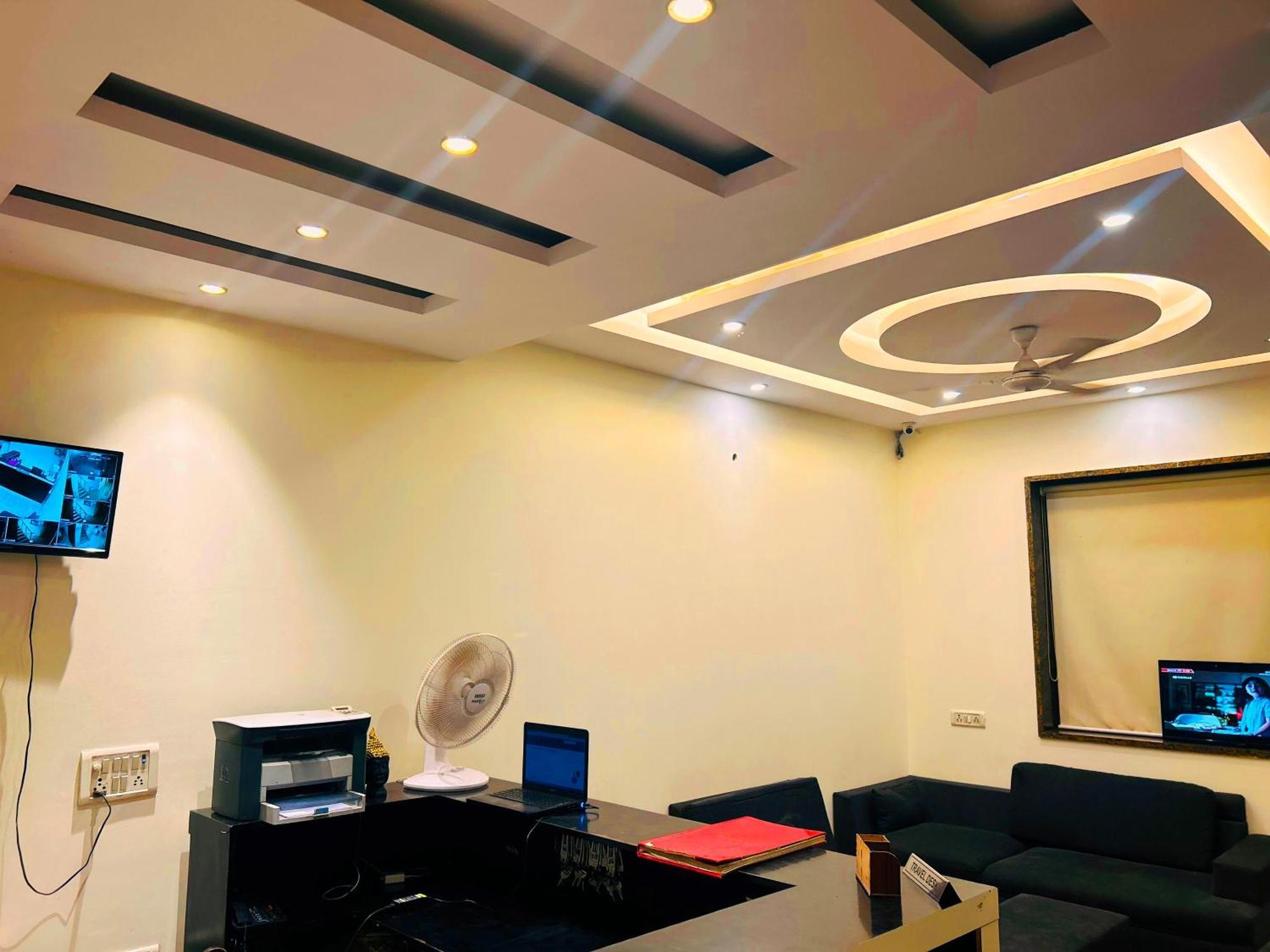 Hotel Aerocity Golden Close To New Delhi Airport Nova Deli Exterior foto