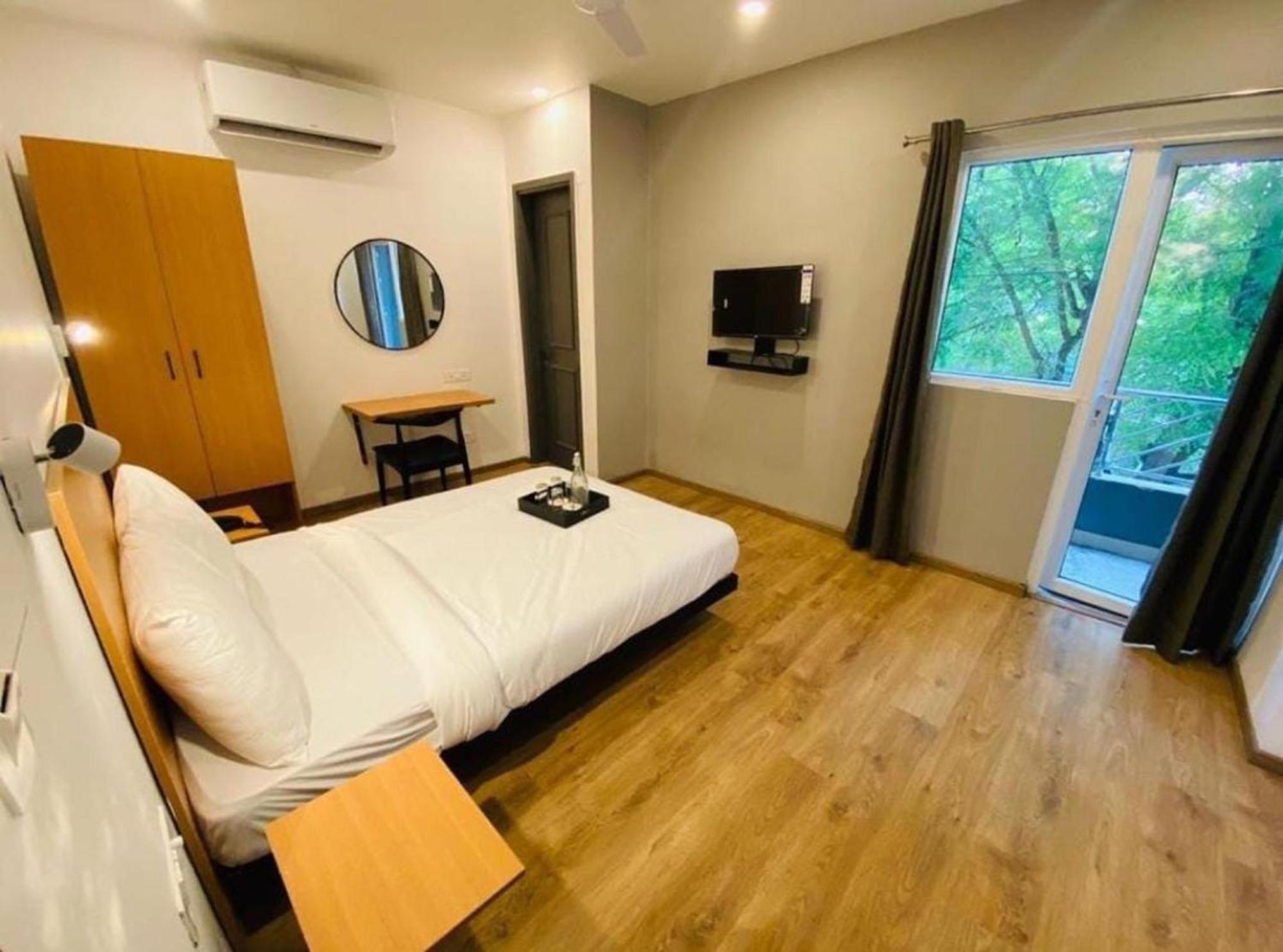 Hotel Aerocity Golden Close To New Delhi Airport Nova Deli Exterior foto