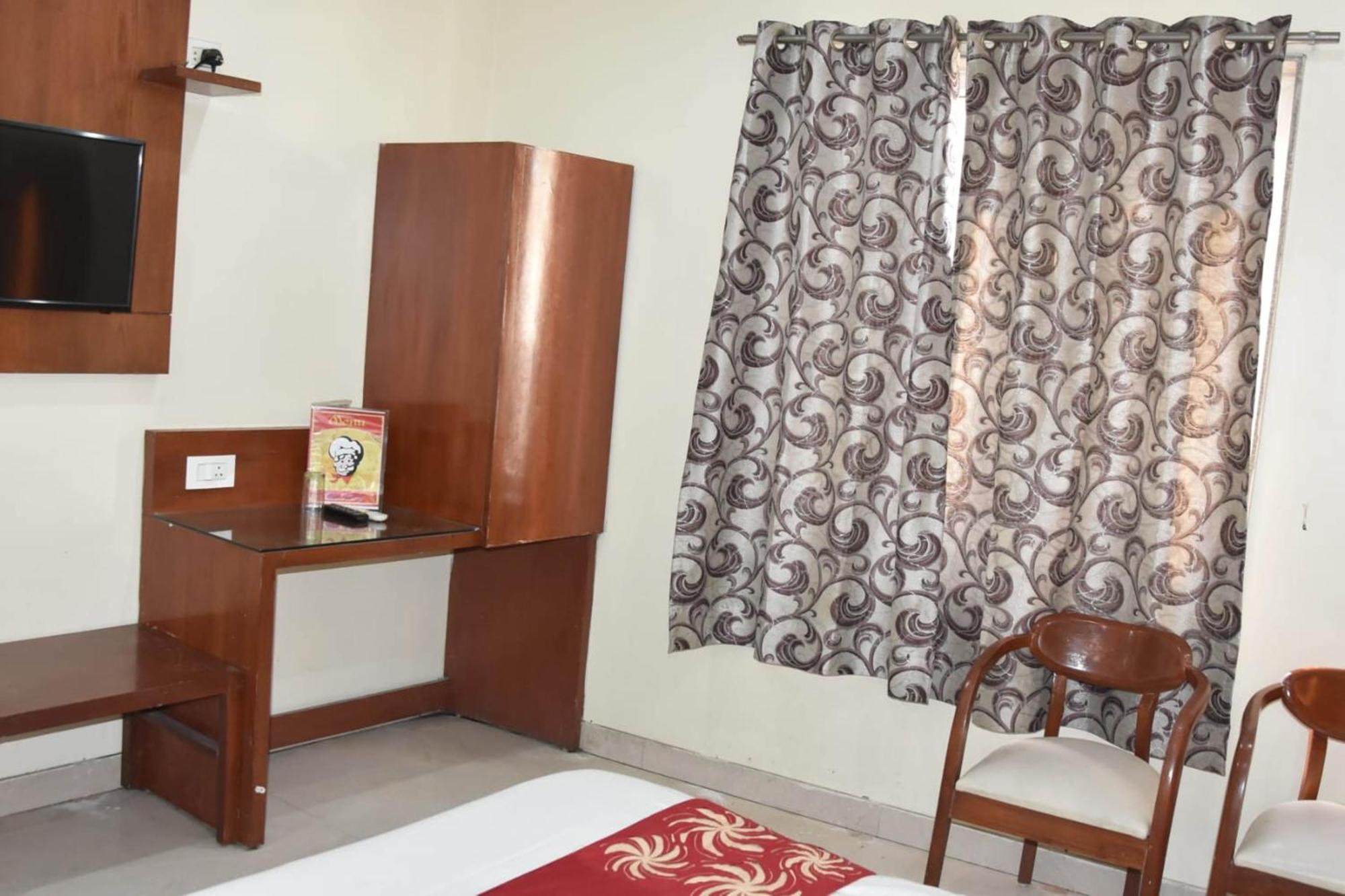 Hotel Aerocity Golden Close To New Delhi Airport Nova Deli Exterior foto